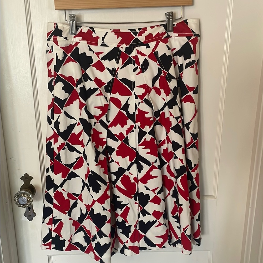 Carolina Herrera skirt. Stylish Red and Black Patterned Women's Skirt.